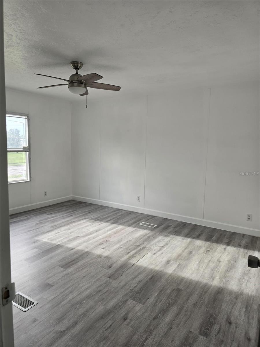 Image 10 of 10 For 4521 Dunkeld Avenue