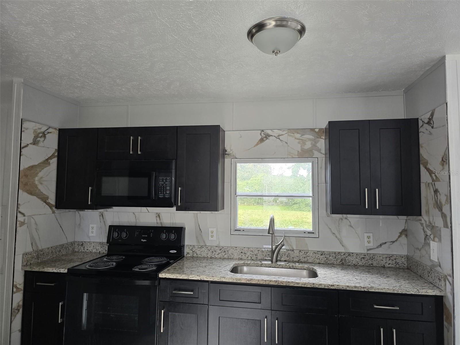 Image 5 of 10 For 4521 Dunkeld Avenue