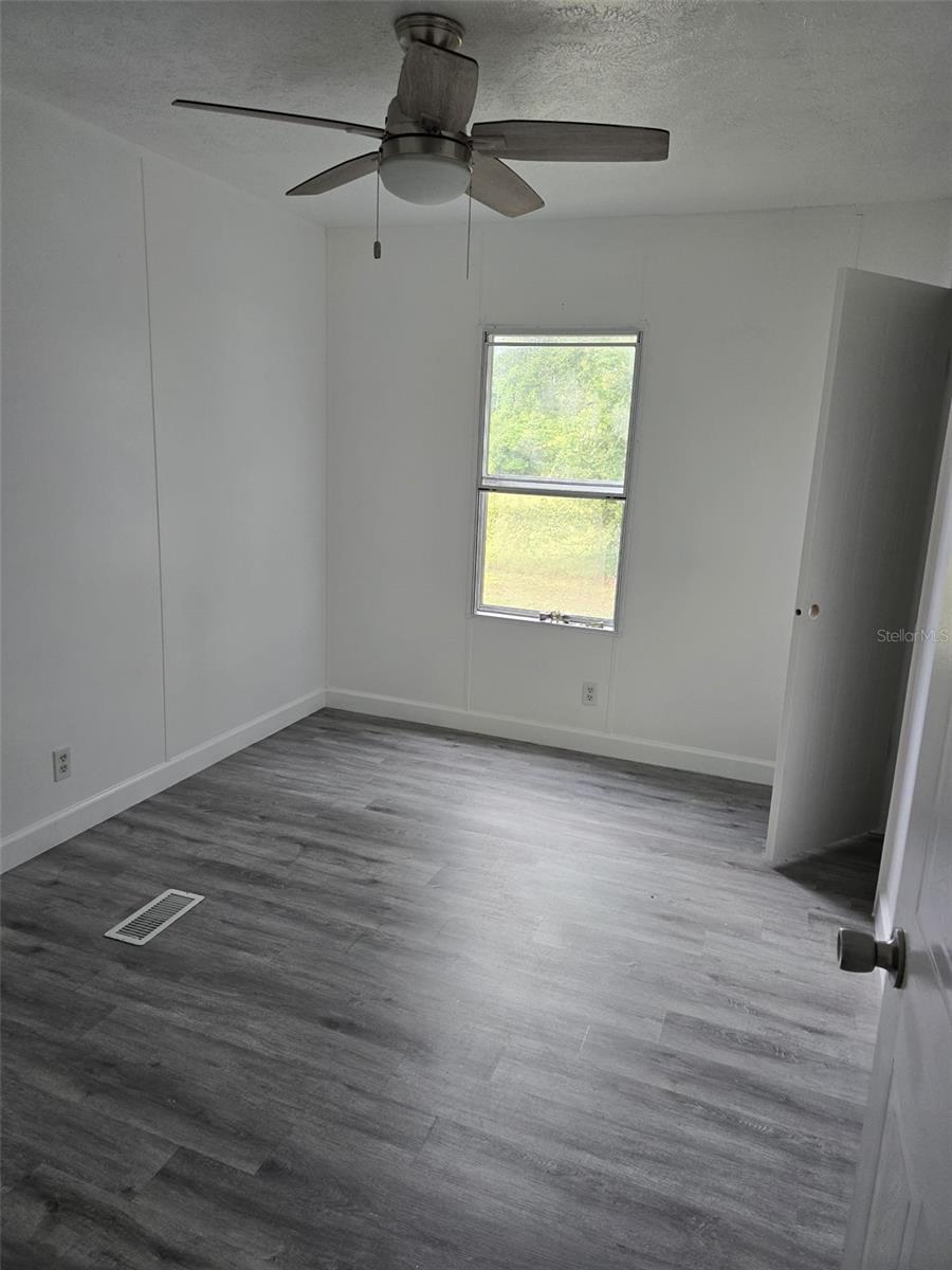 Image 6 of 10 For 4521 Dunkeld Avenue