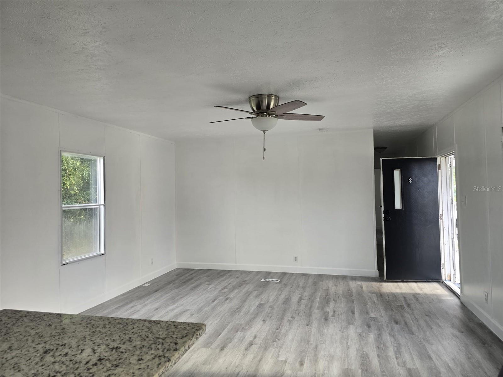 Image 8 of 10 For 4521 Dunkeld Avenue