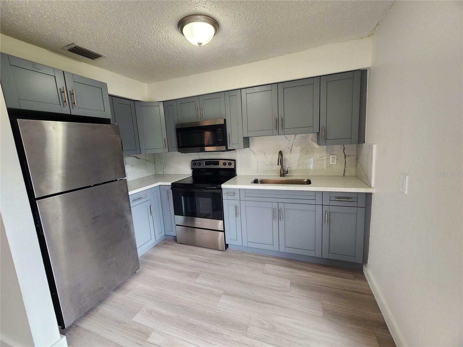 Image 4 of 14 For 1234 Triangle Drive 5
