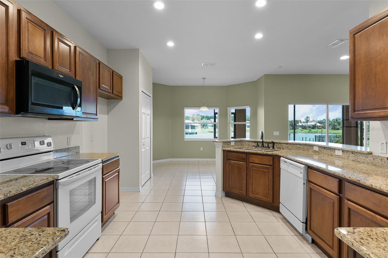 Image 17 of 83 For 3533 Somerset Circle