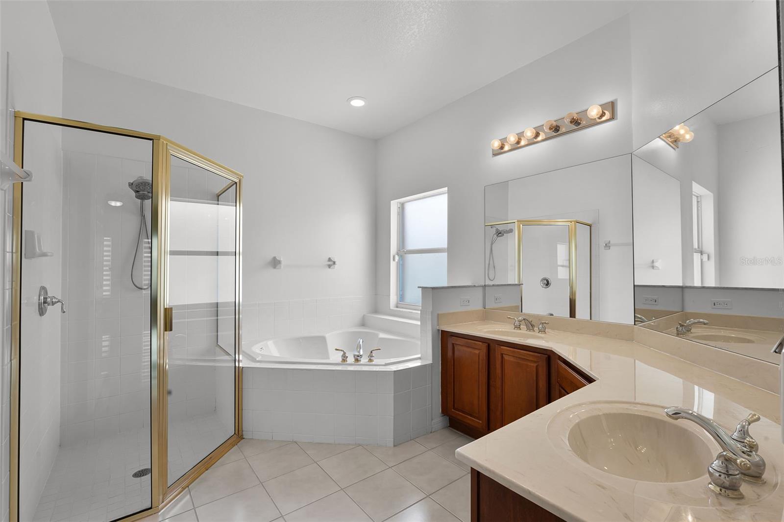 Image 22 of 83 For 3533 Somerset Circle