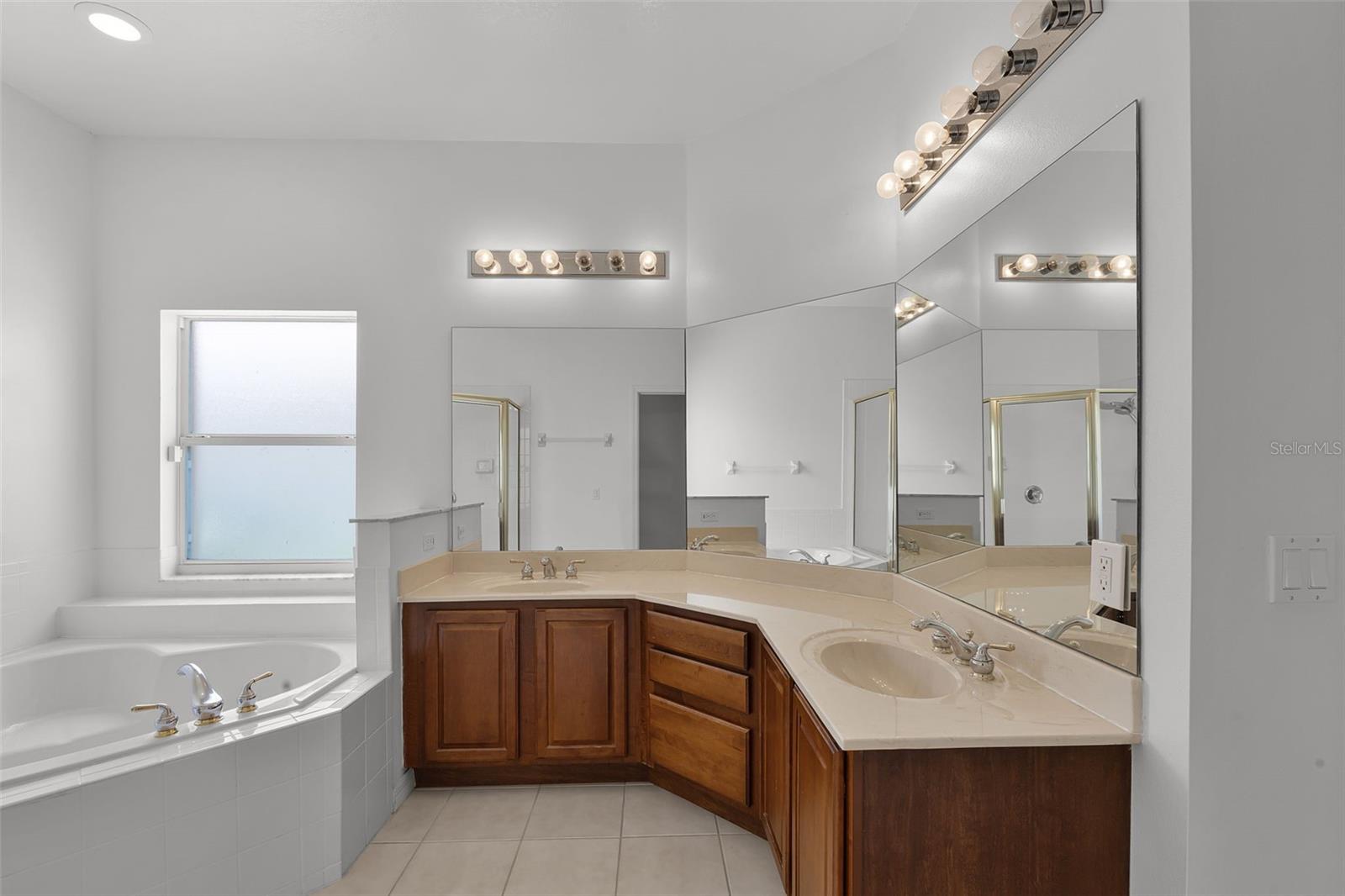 Image 23 of 83 For 3533 Somerset Circle