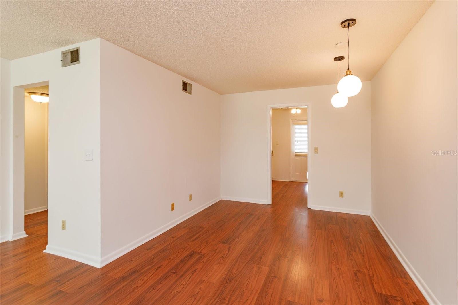 Image 7 of 20 For 200 Saint Andrews Boulevard 2607