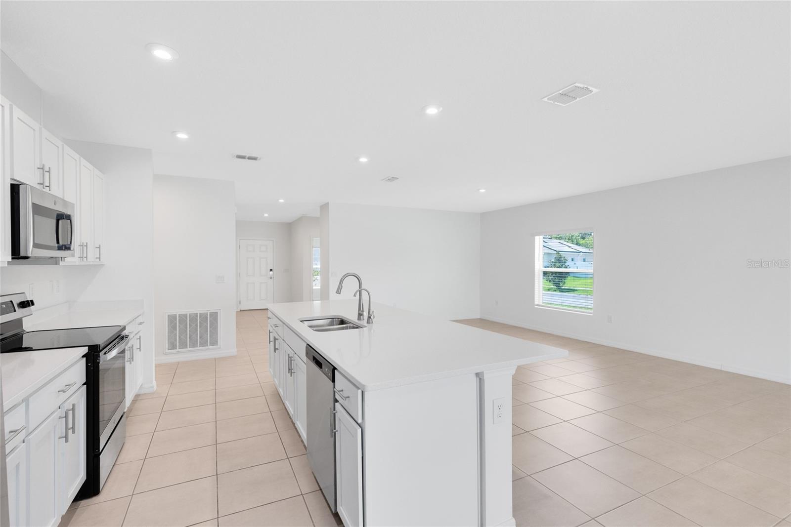 Image 8 of 28 For 200 Garnet Avenue