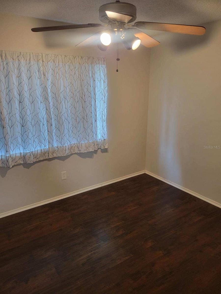 Image 3 of 12 For 1050 Huntington Court