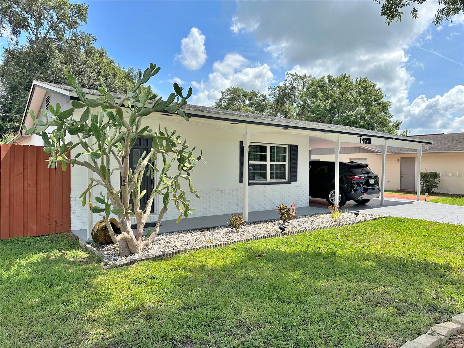 Image 3 of 7 For 1428 Glendale Street