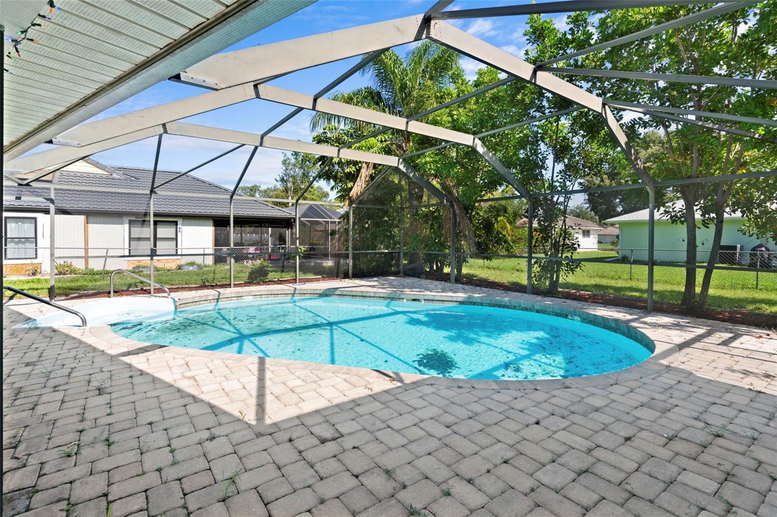 Image 40 of 58 For 2113 Lochmoor Circle