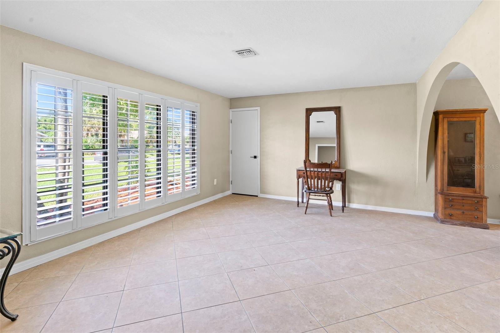 Image 5 of 58 For 2113 Lochmoor Circle