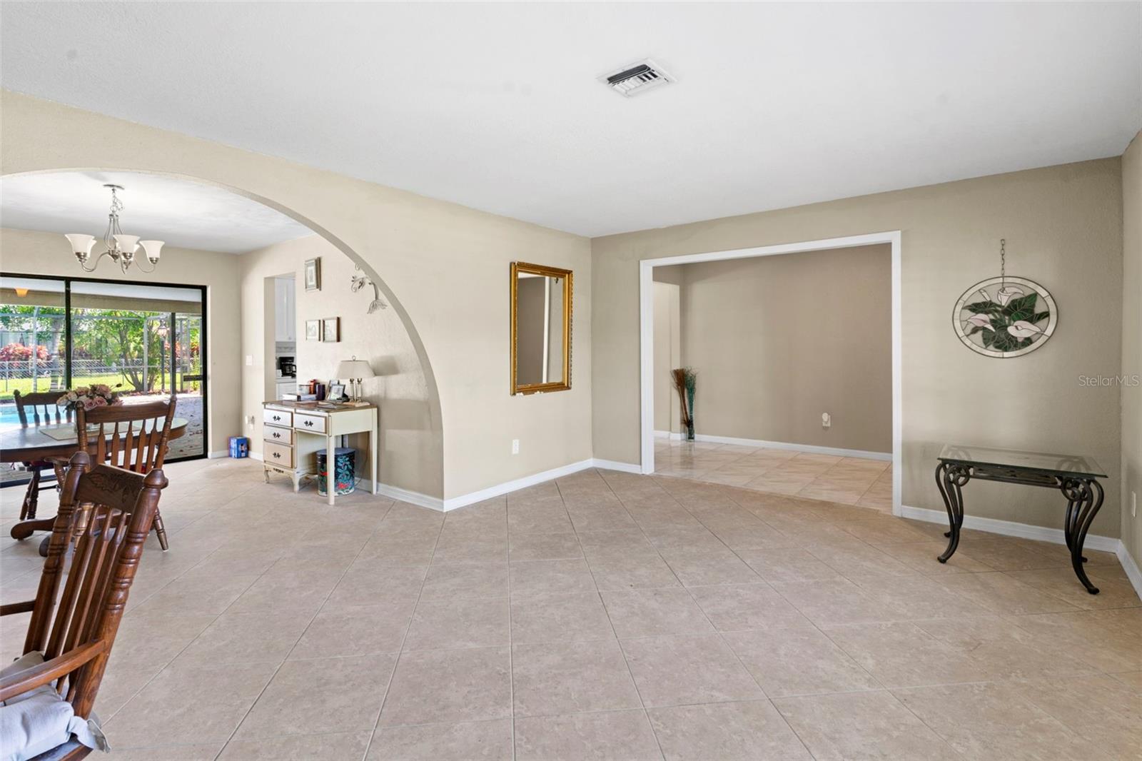 Image 6 of 58 For 2113 Lochmoor Circle