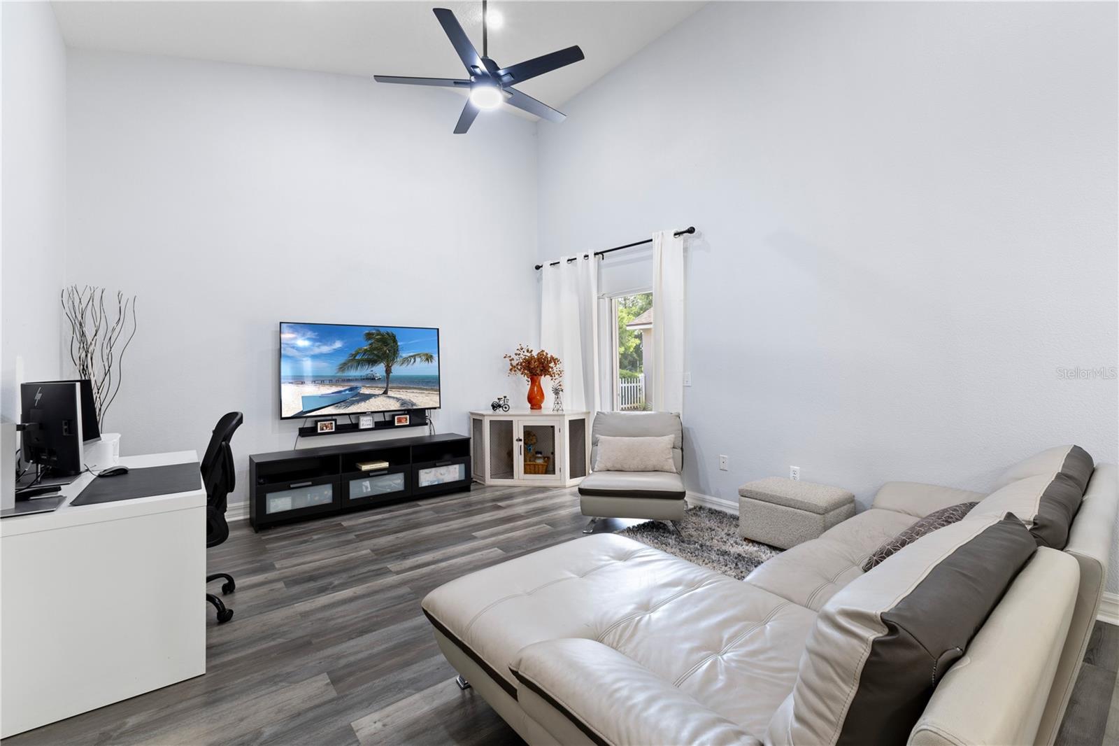 Image 21 of 30 For 16602 Citrus Parkway