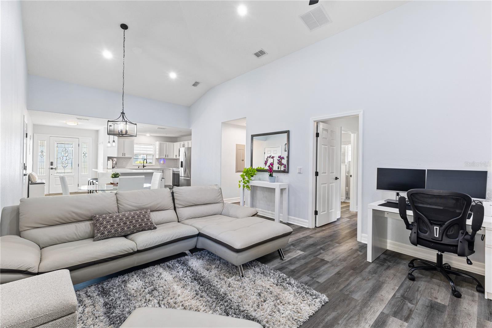 Image 22 of 30 For 16602 Citrus Parkway