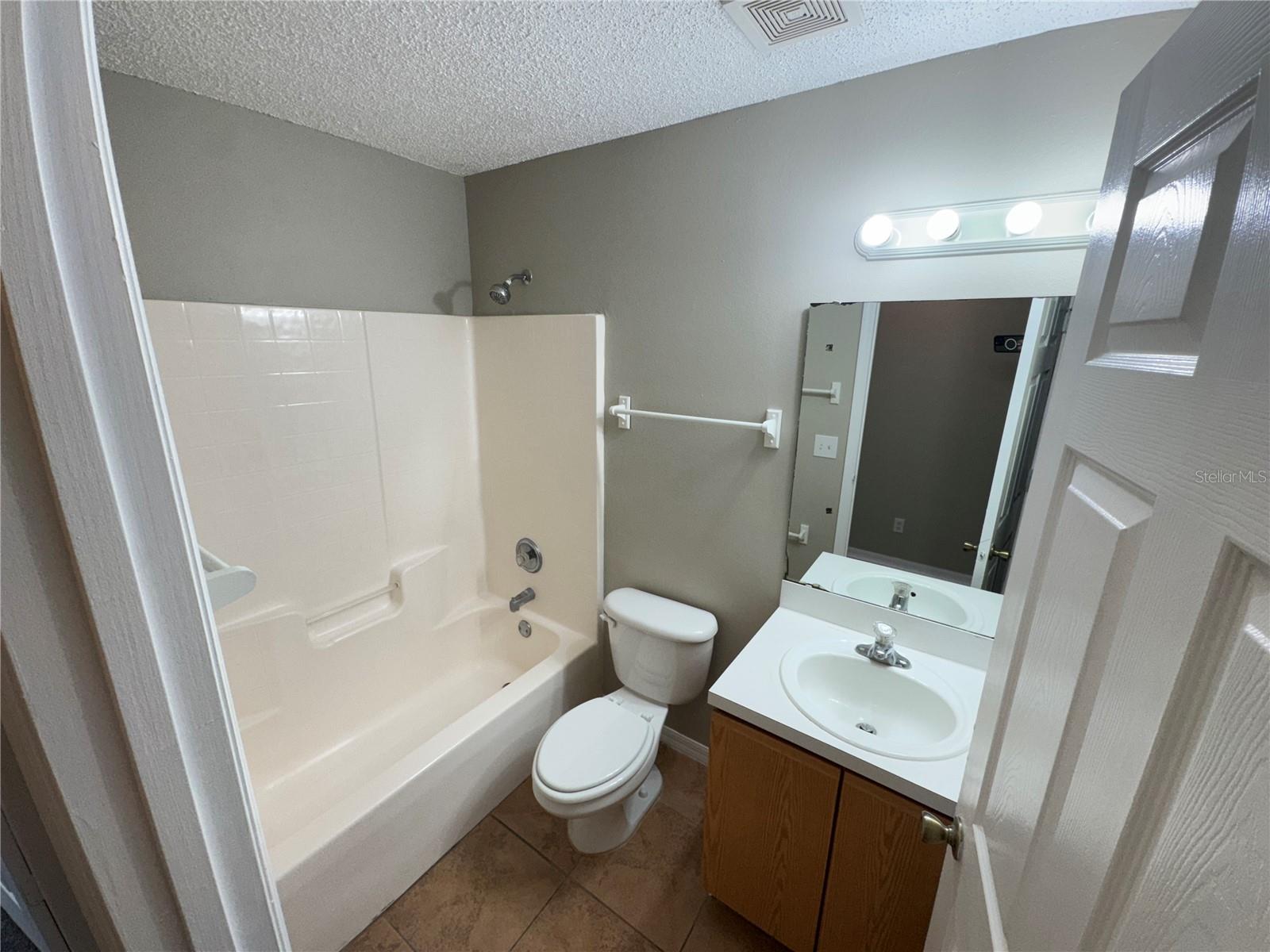 Image 20 of 25 For 815 Eastern Avenue 815
