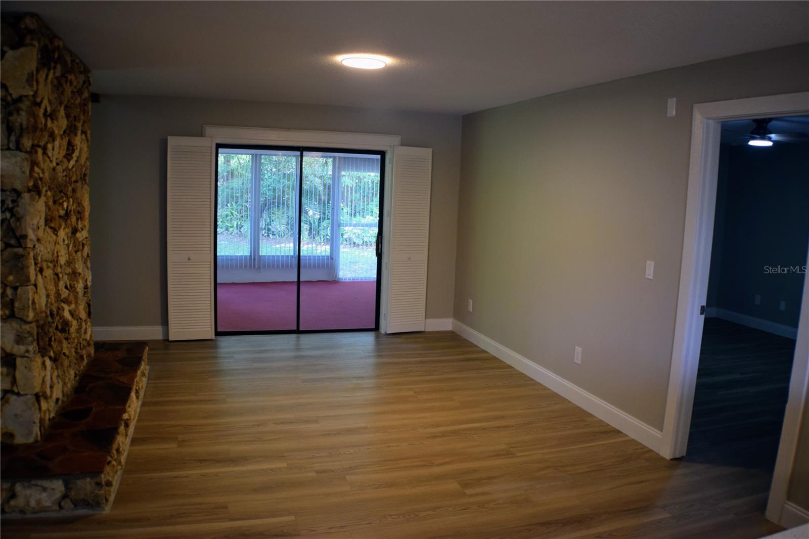 Image 11 of 44 For 1102 Winter Springs Boulevard