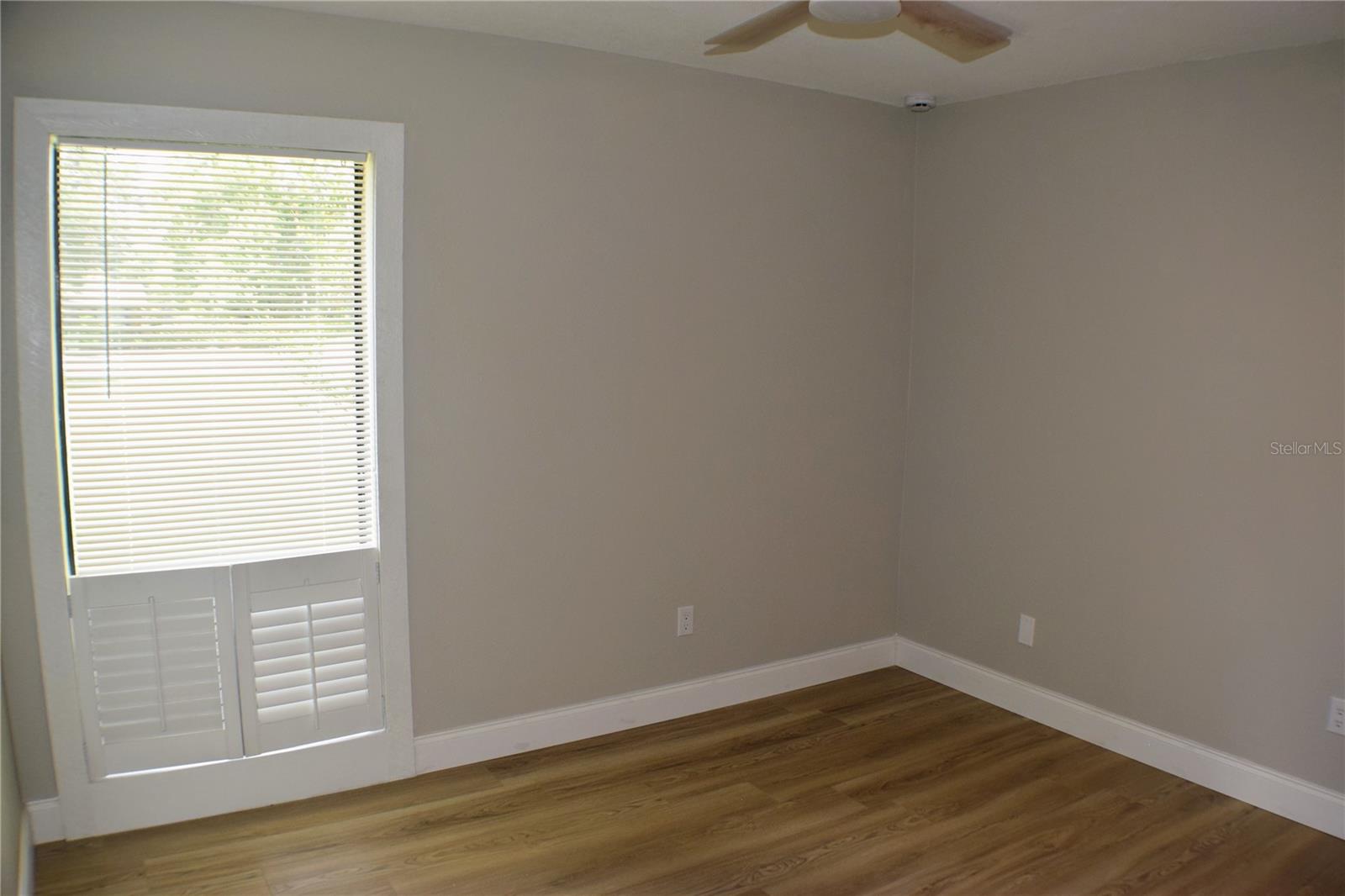 Image 17 of 44 For 1102 Winter Springs Boulevard