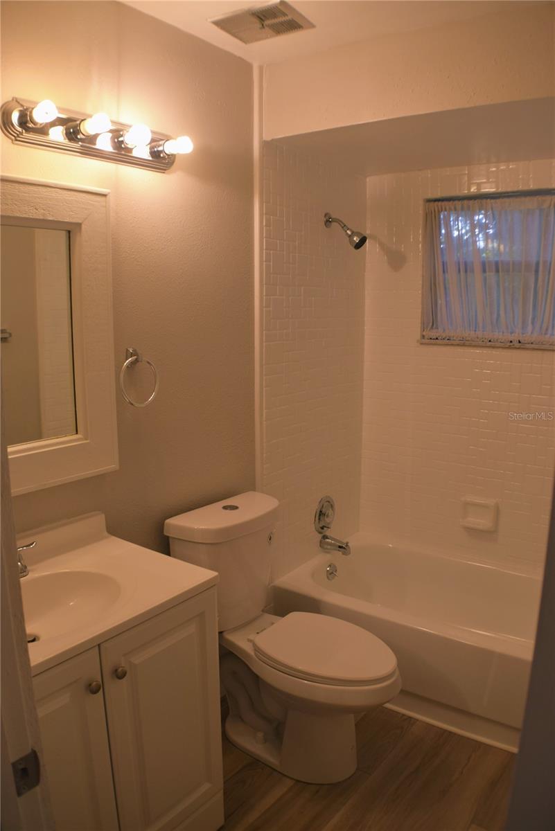 Image 18 of 44 For 1102 Winter Springs Boulevard
