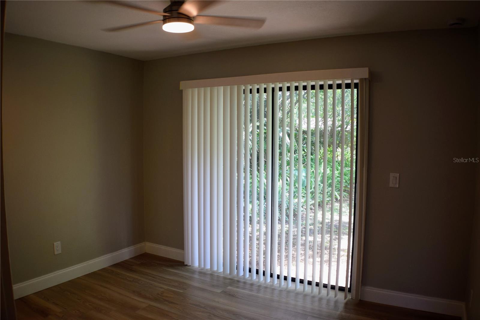 Image 19 of 44 For 1102 Winter Springs Boulevard