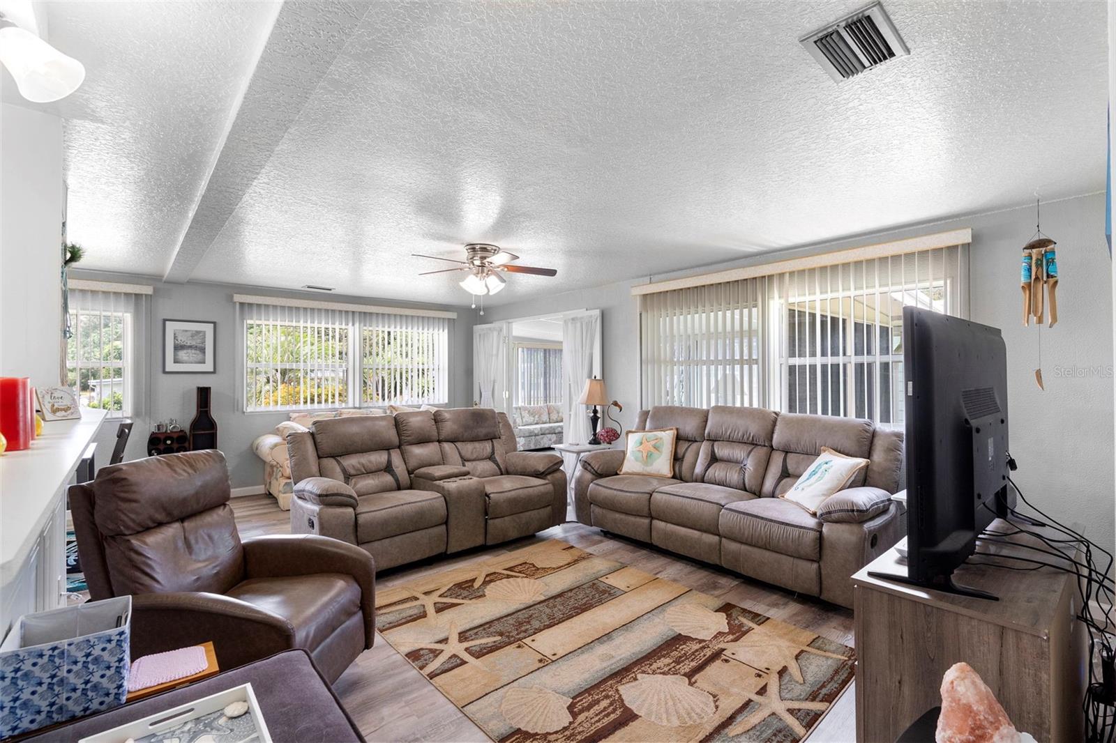 Image 27 of 44 For 4336 Black Oak Lane 60