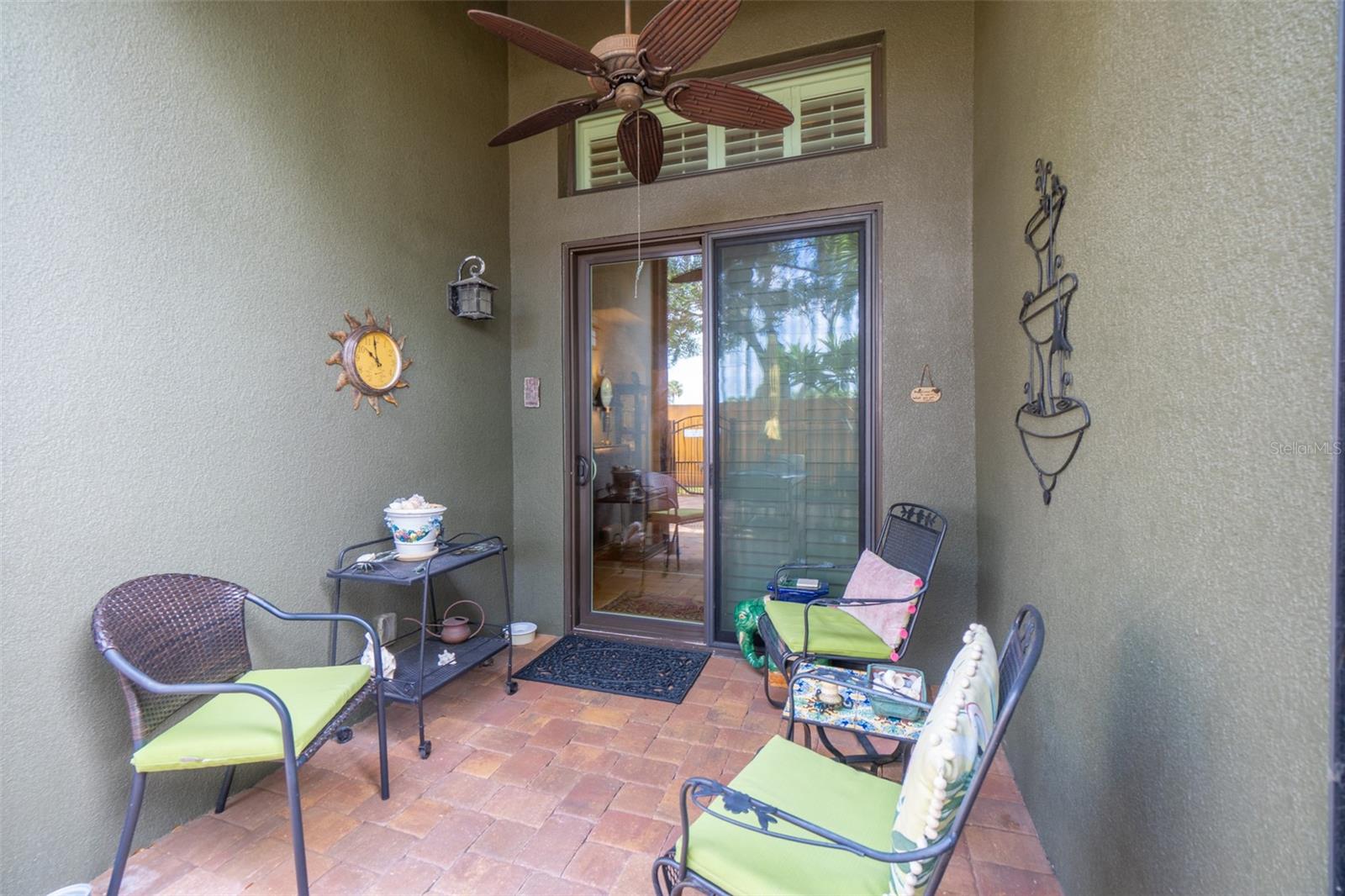Image 17 of 47 For 117 Montecito Drive