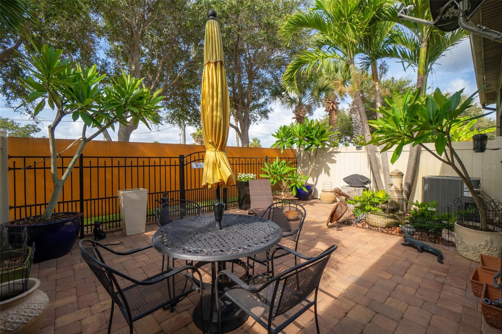 Image 18 of 47 For 117 Montecito Drive