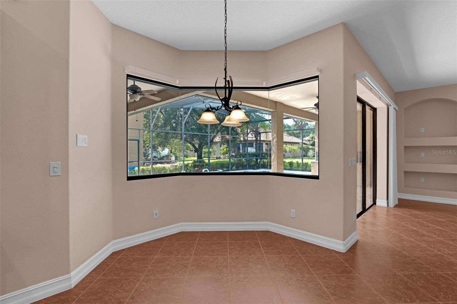 Image 13 of 53 For 3113 Falconhill Drive