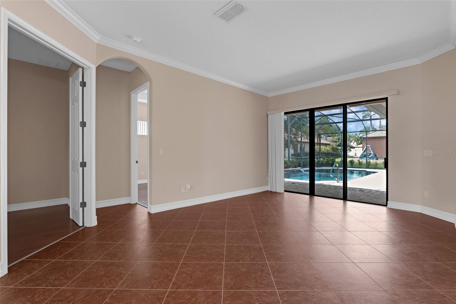 Image 16 of 53 For 3113 Falconhill Drive