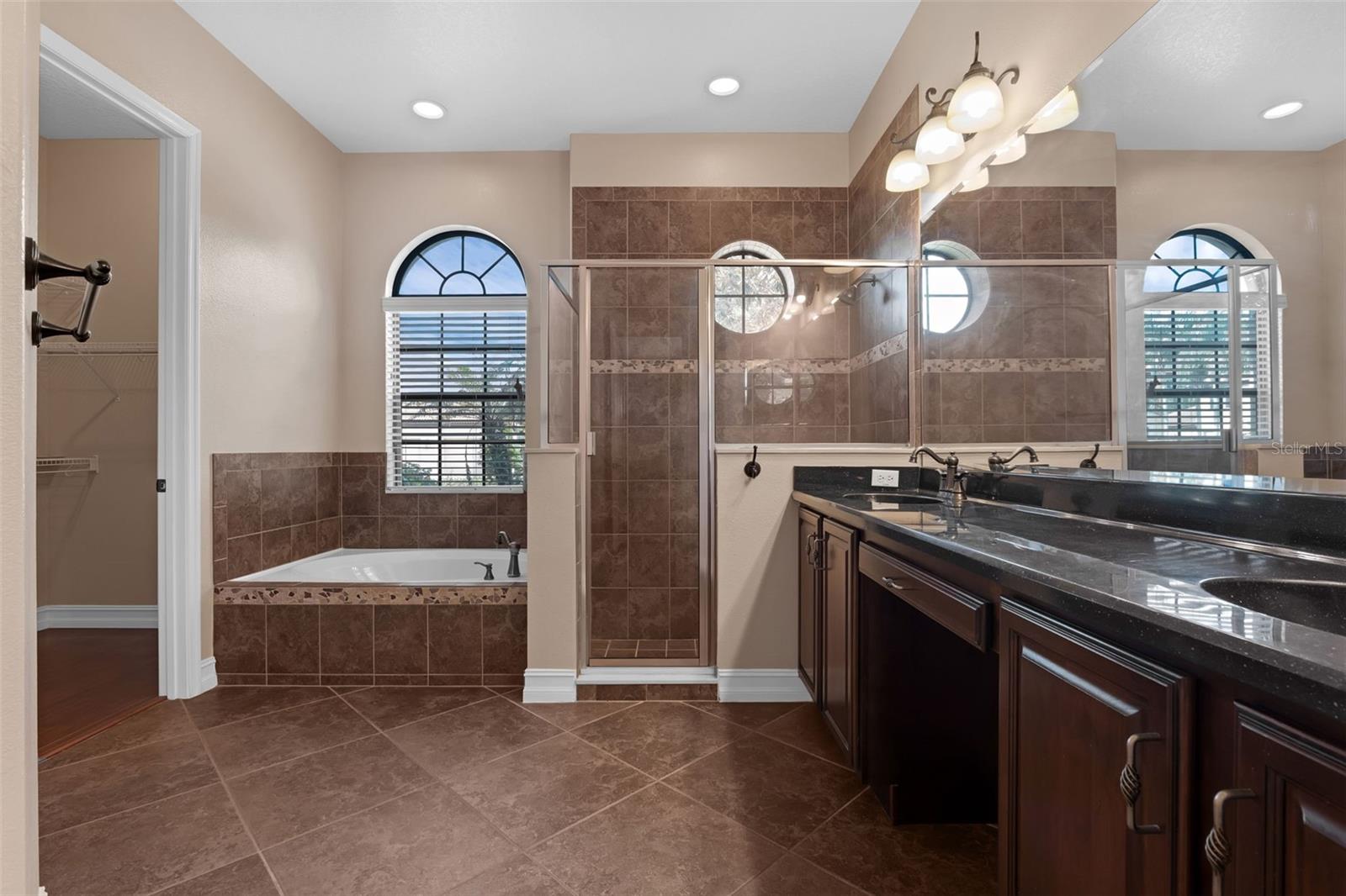 Image 22 of 53 For 3113 Falconhill Drive