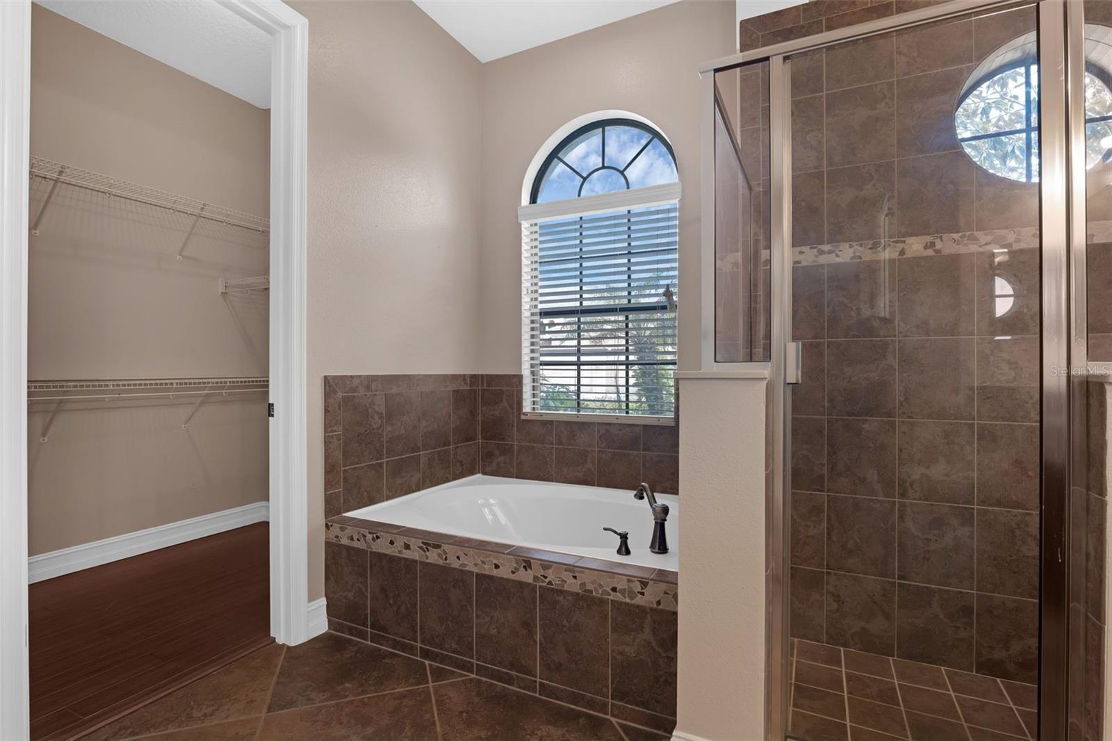 Image 23 of 53 For 3113 Falconhill Drive