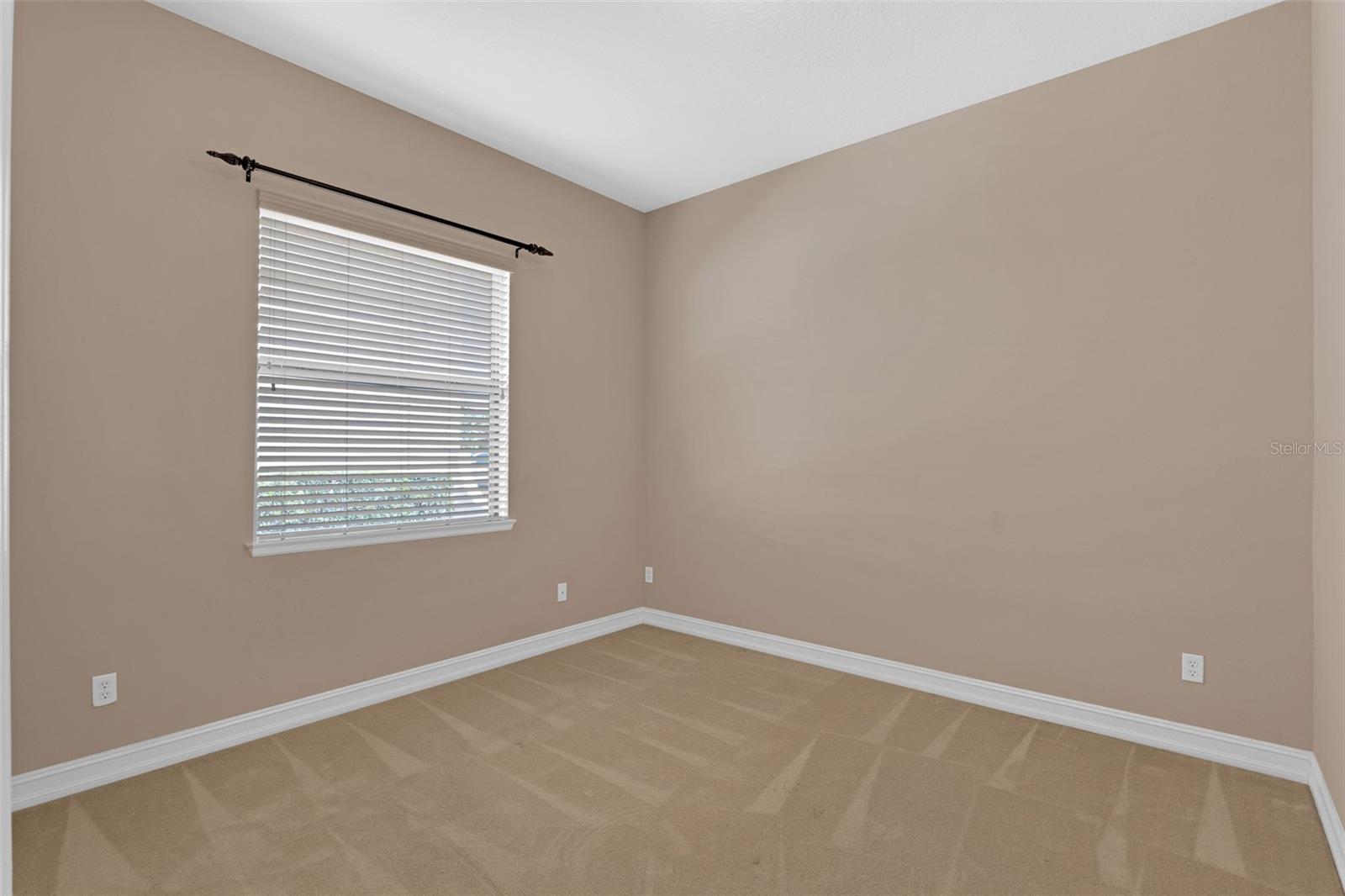 Image 34 of 53 For 3113 Falconhill Drive
