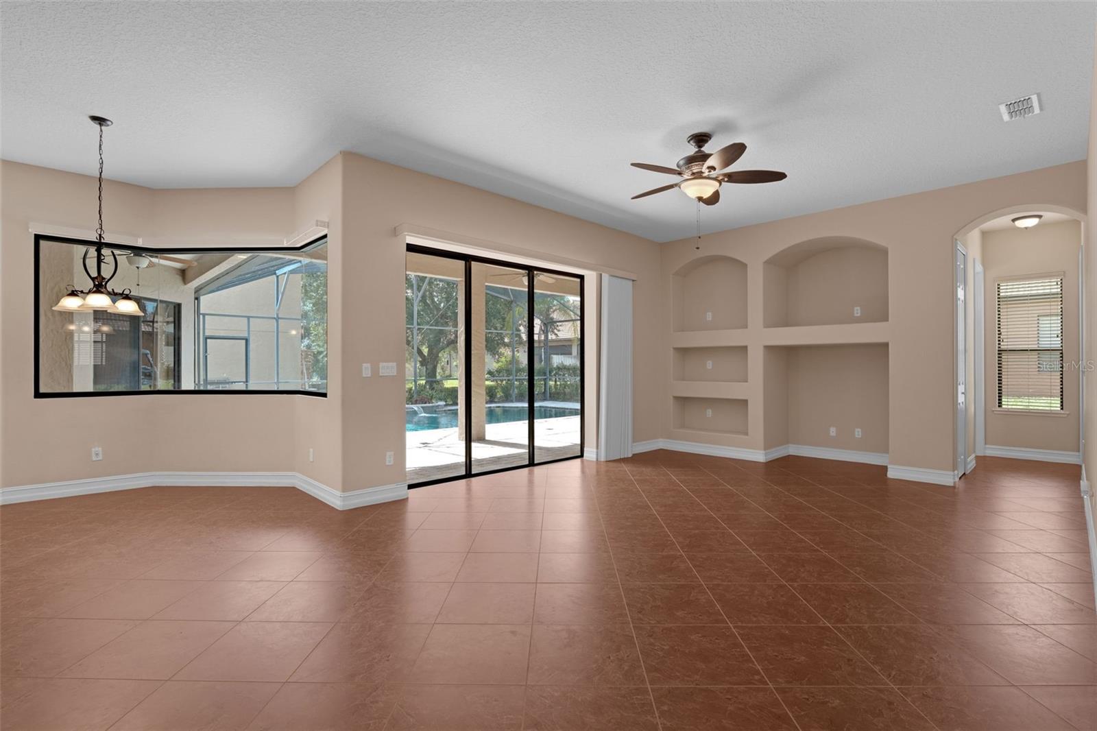 Image 5 of 53 For 3113 Falconhill Drive