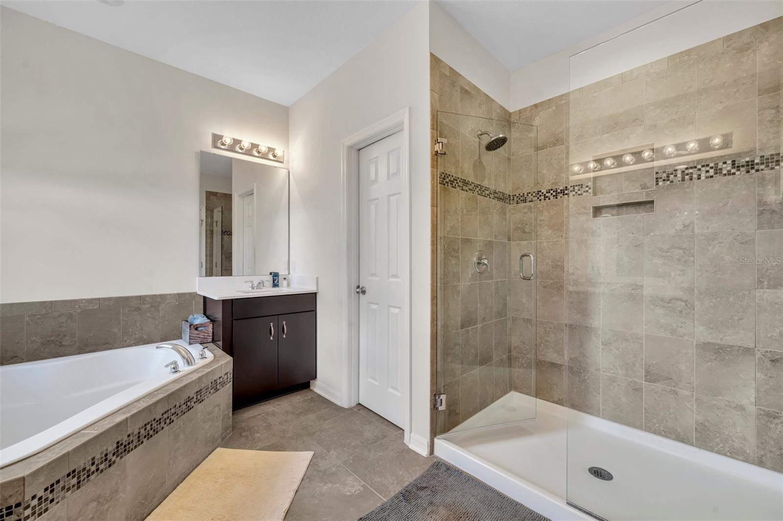Image 34 of 47 For 7895 Pleasant Pine Circle