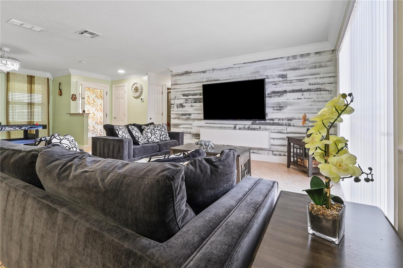 Image 3 of 26 For 4026 Seabridge Drive