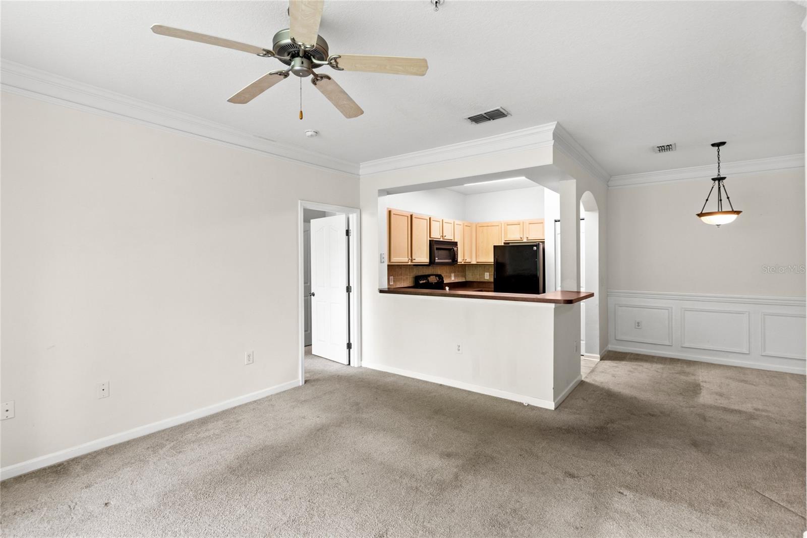 Image 10 of 34 For 12843 Madison Pointe  208
