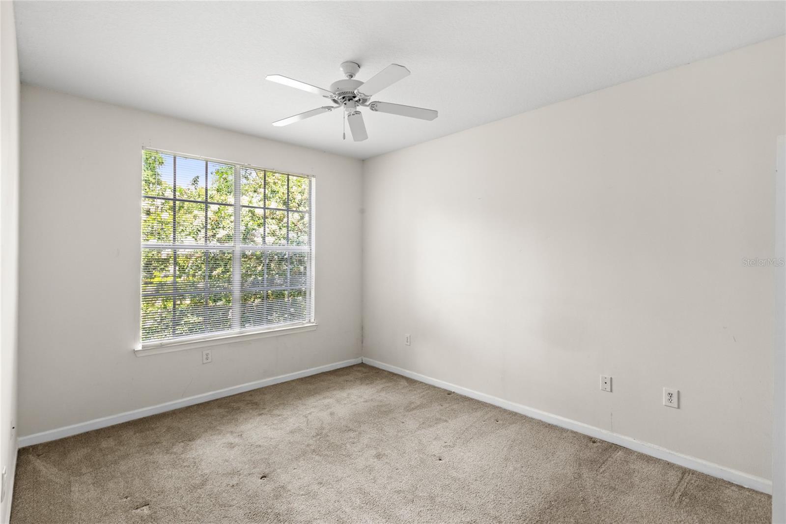 Image 13 of 34 For 12843 Madison Pointe  208