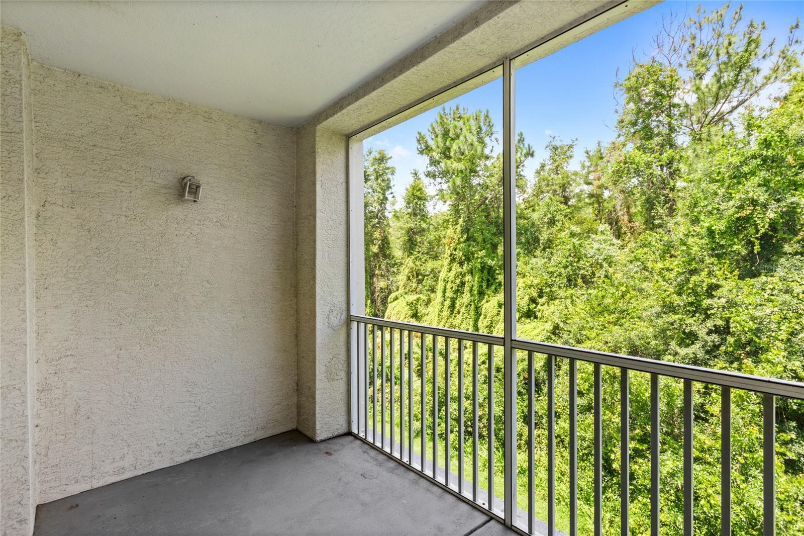 Image 25 of 34 For 12843 Madison Pointe  208
