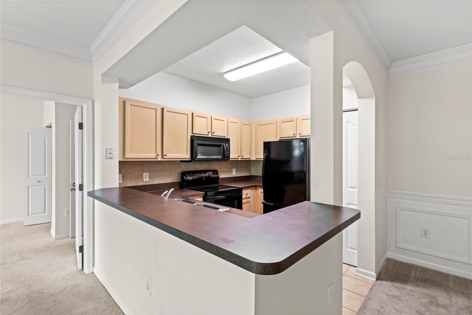 Image 5 of 34 For 12843 Madison Pointe  208