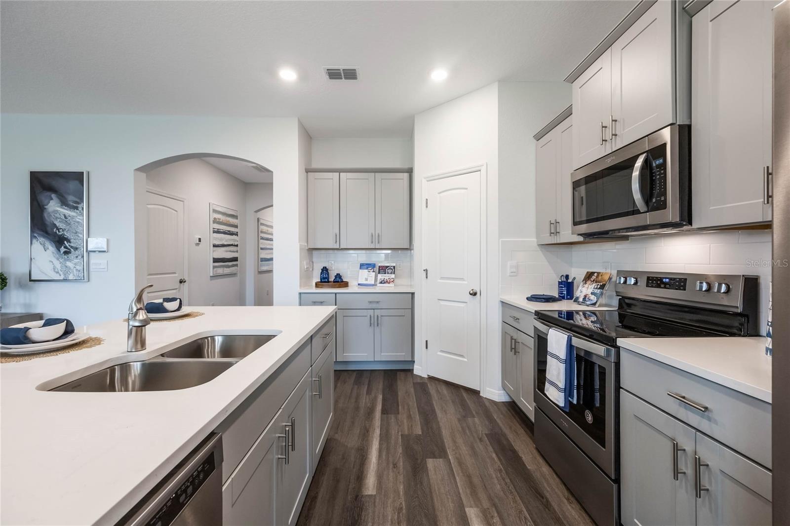 Image 10 of 45 For 2123 Greenwood Oak Drive