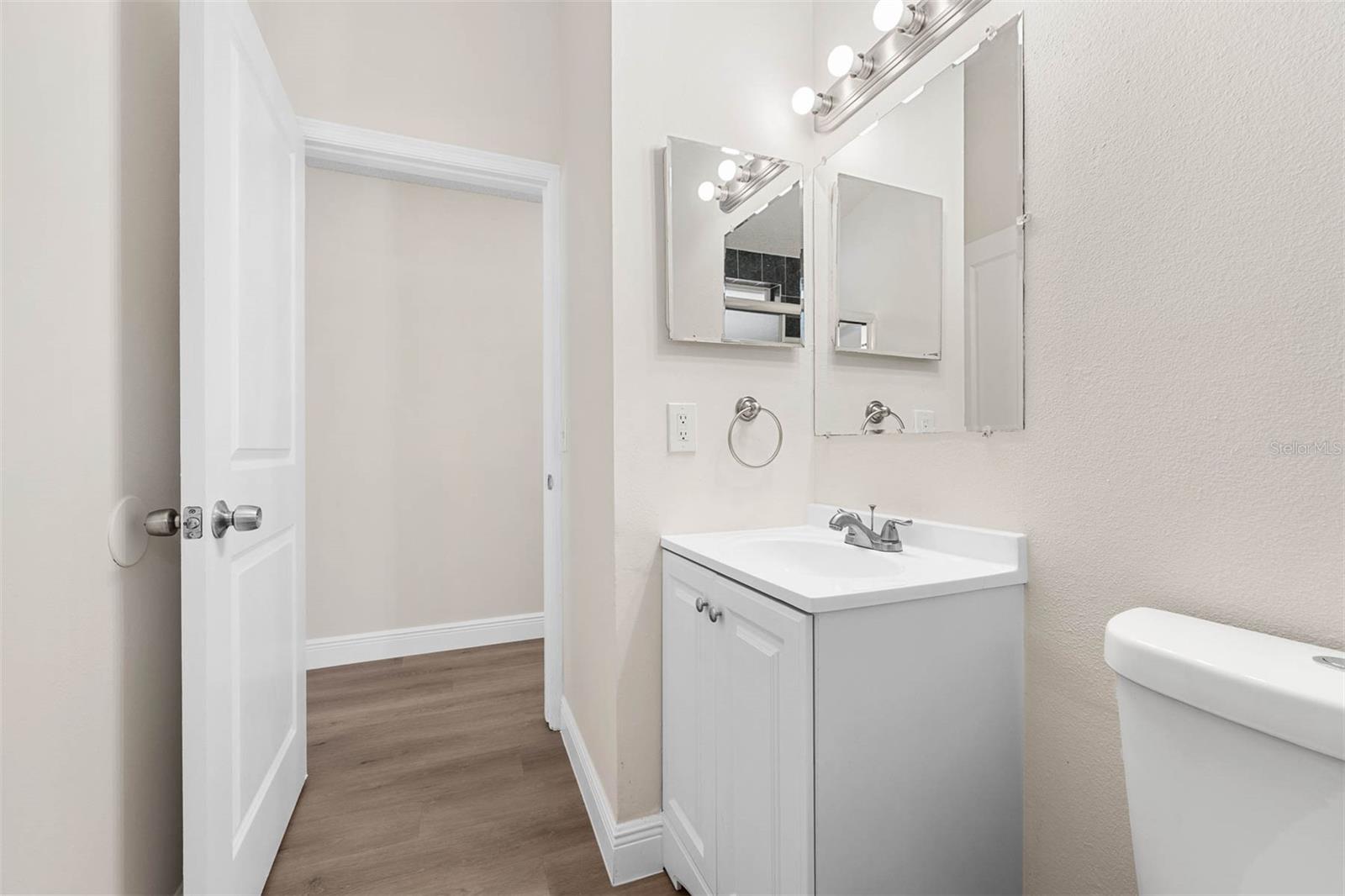 Image 21 of 28 For 9558 Lupine Avenue