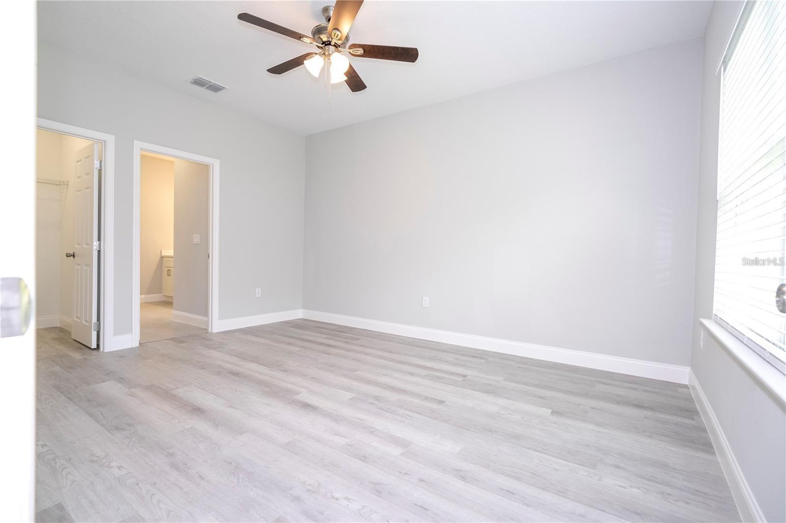 Listing photo id 12 for 7908 Galena Avenue