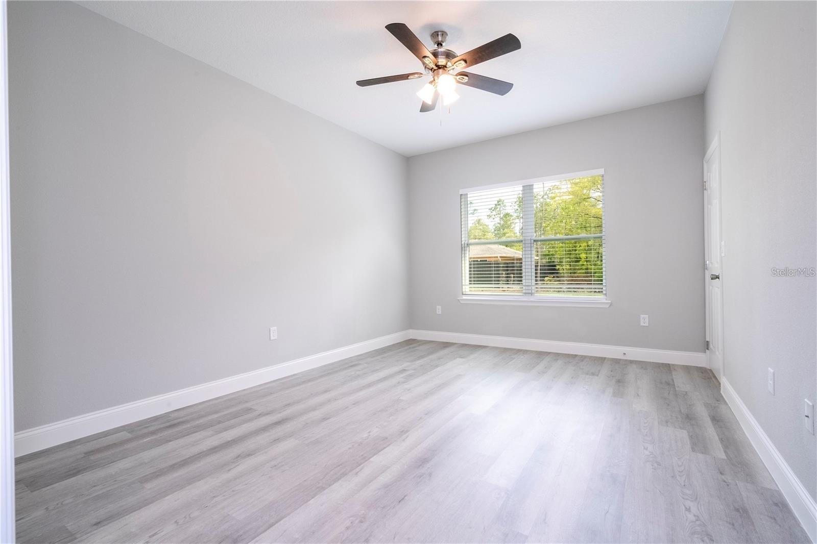 Listing photo id 15 for 7908 Galena Avenue