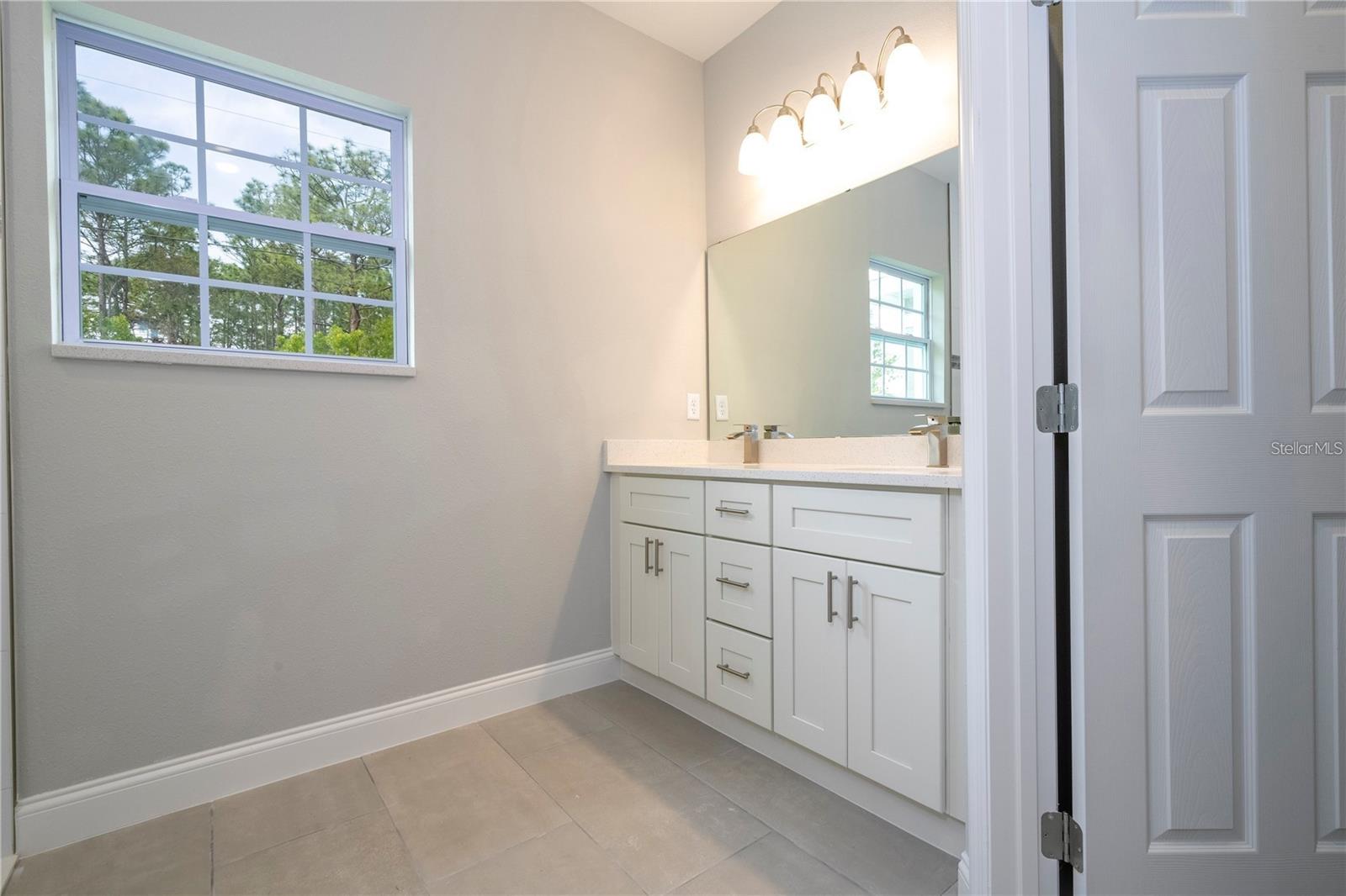 Listing photo id 17 for 7908 Galena Avenue