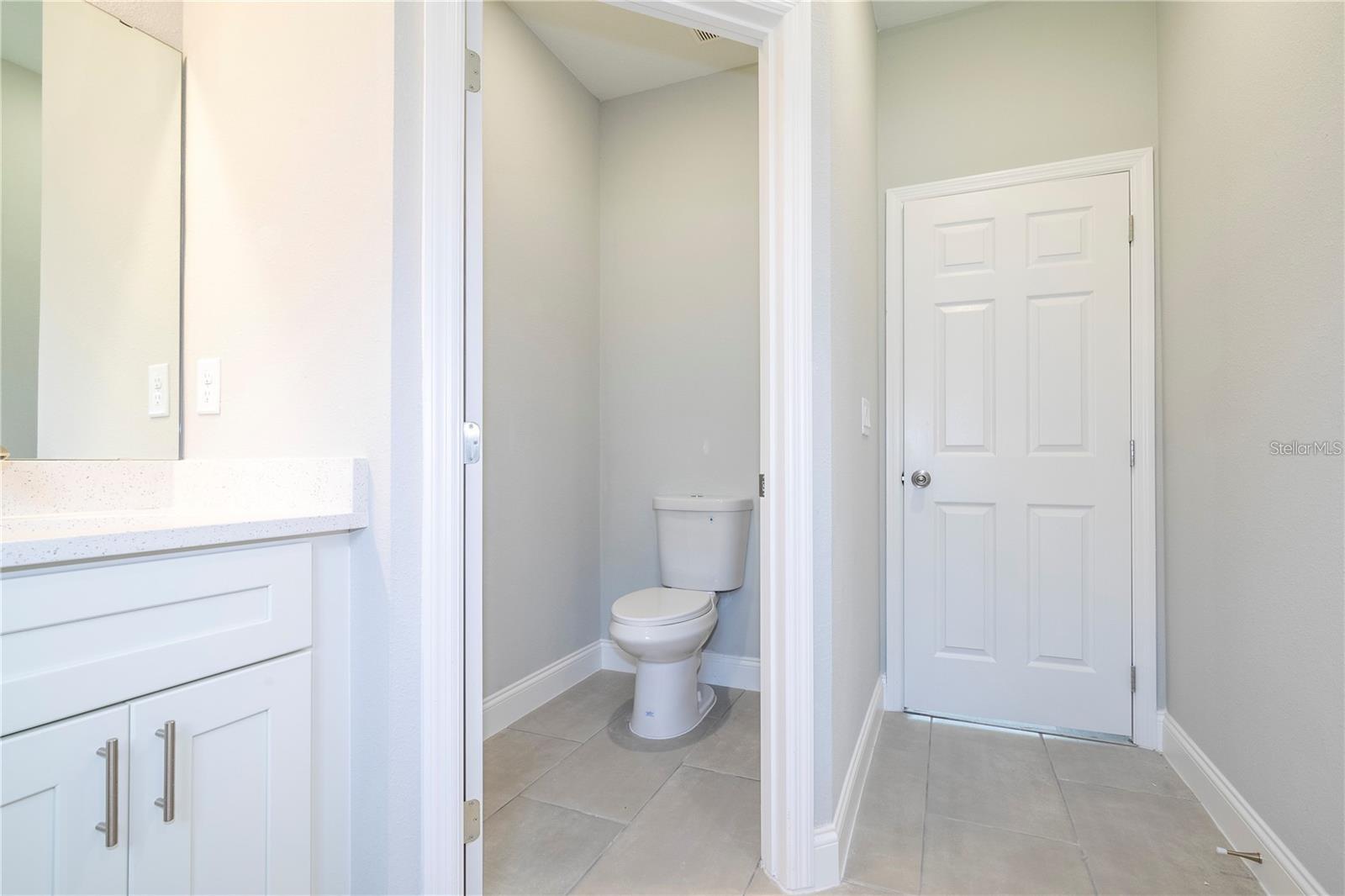 Listing photo id 19 for 7908 Galena Avenue