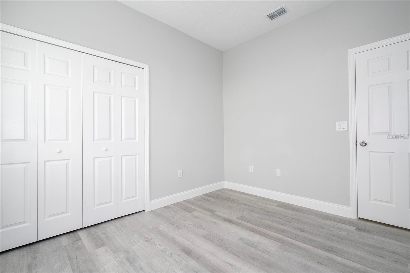 Listing photo id 21 for 7908 Galena Avenue