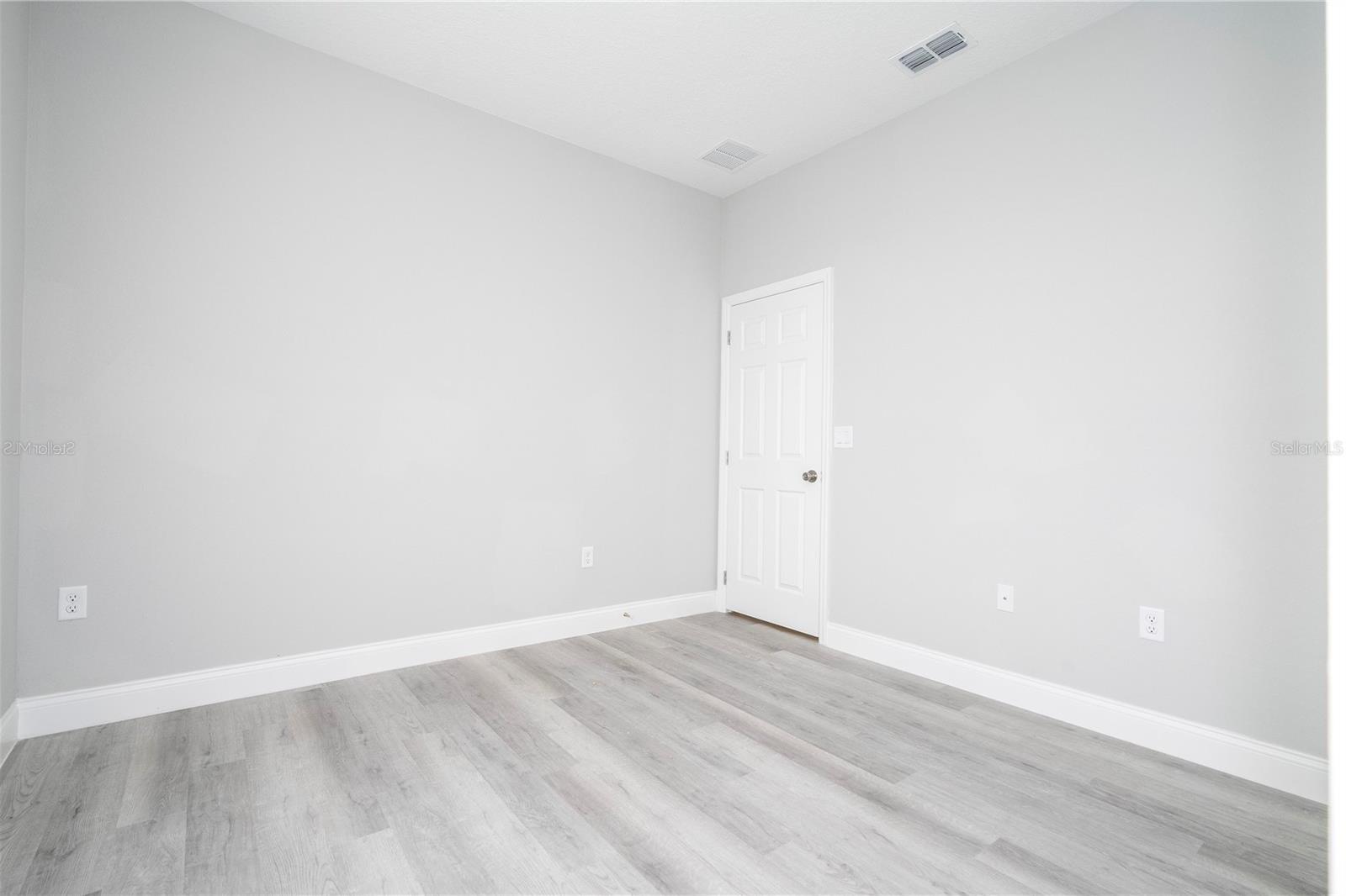 Listing photo id 23 for 7908 Galena Avenue