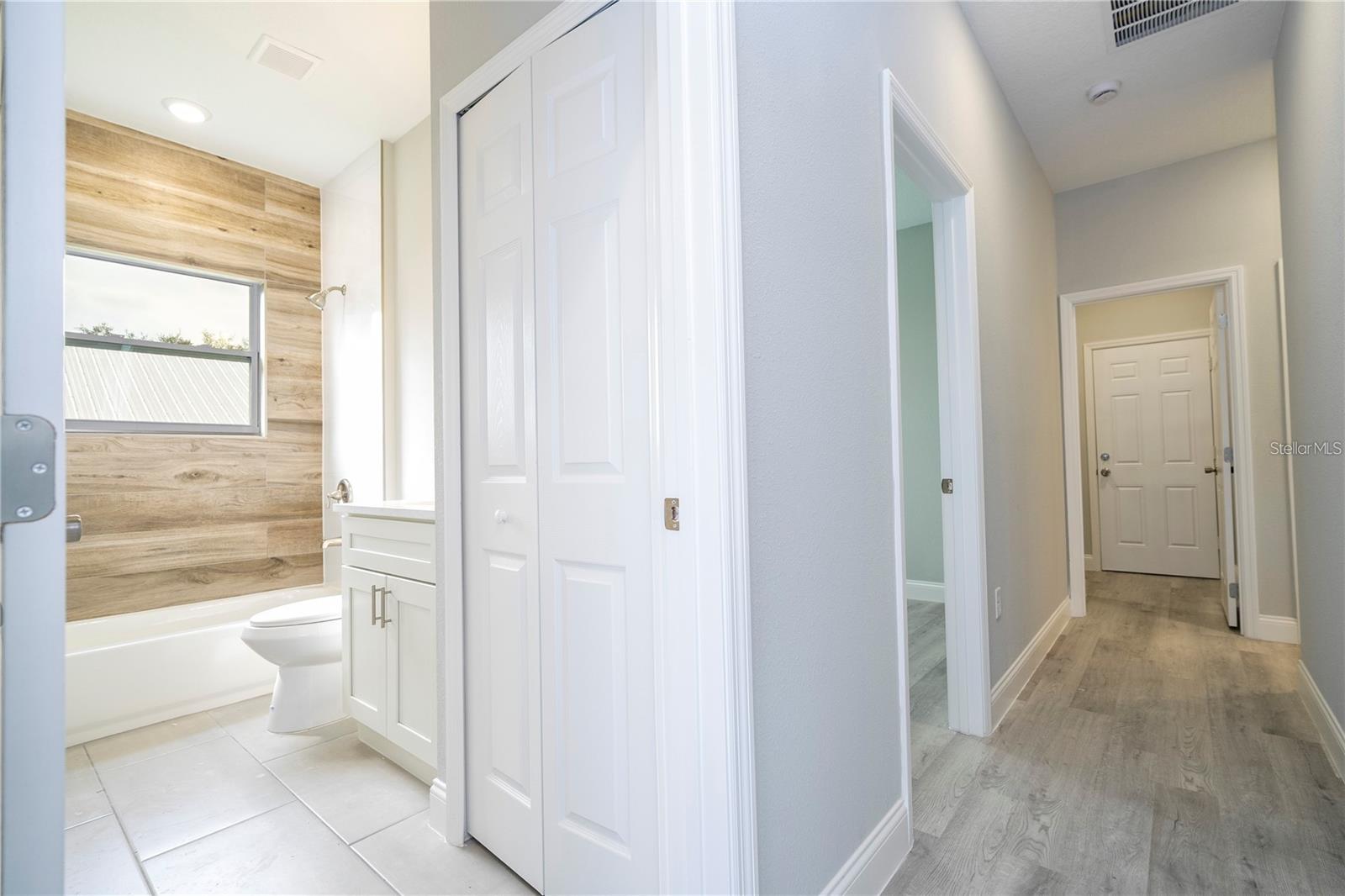 Listing photo id 24 for 7908 Galena Avenue