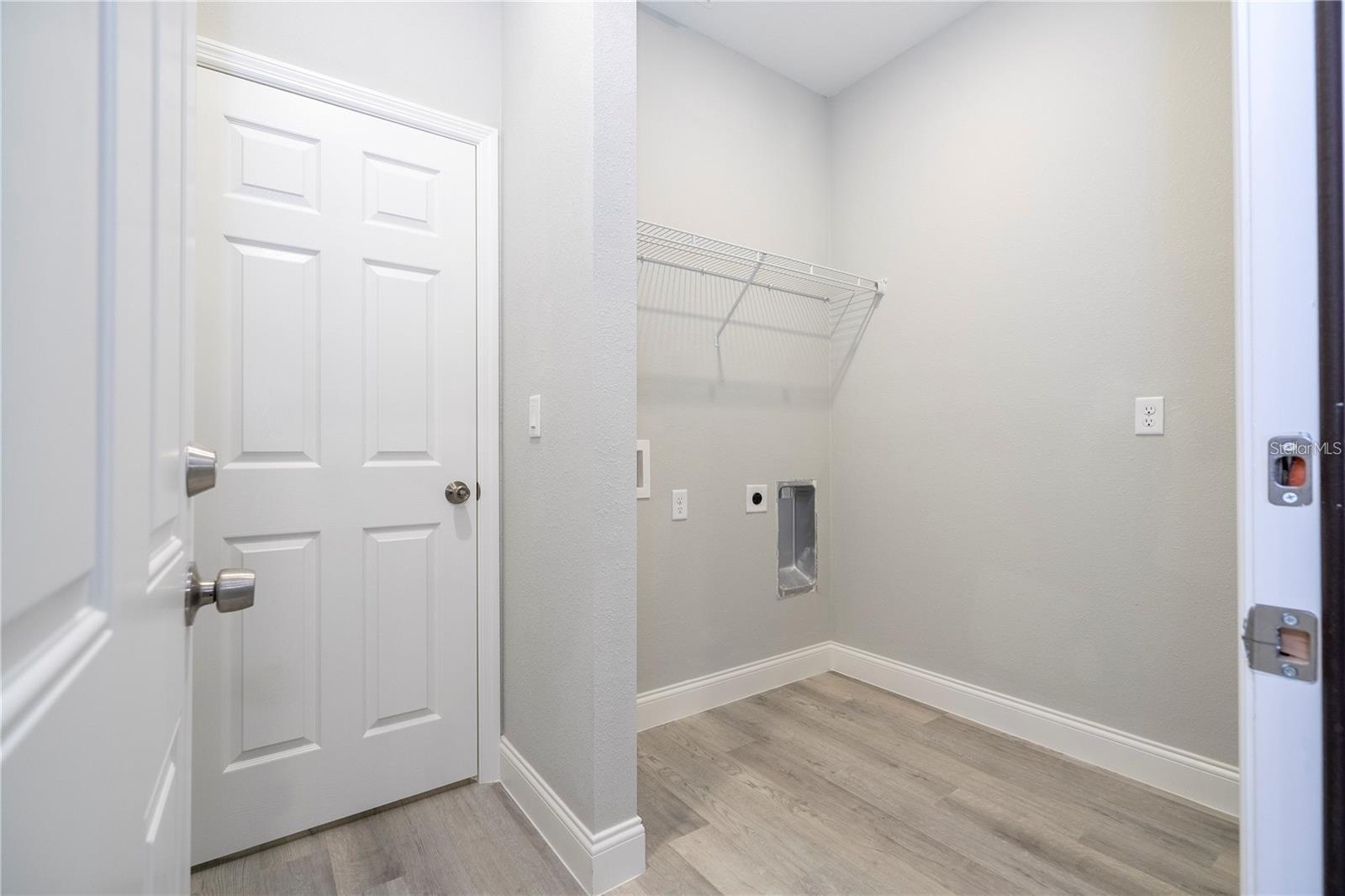 Listing photo id 32 for 7908 Galena Avenue