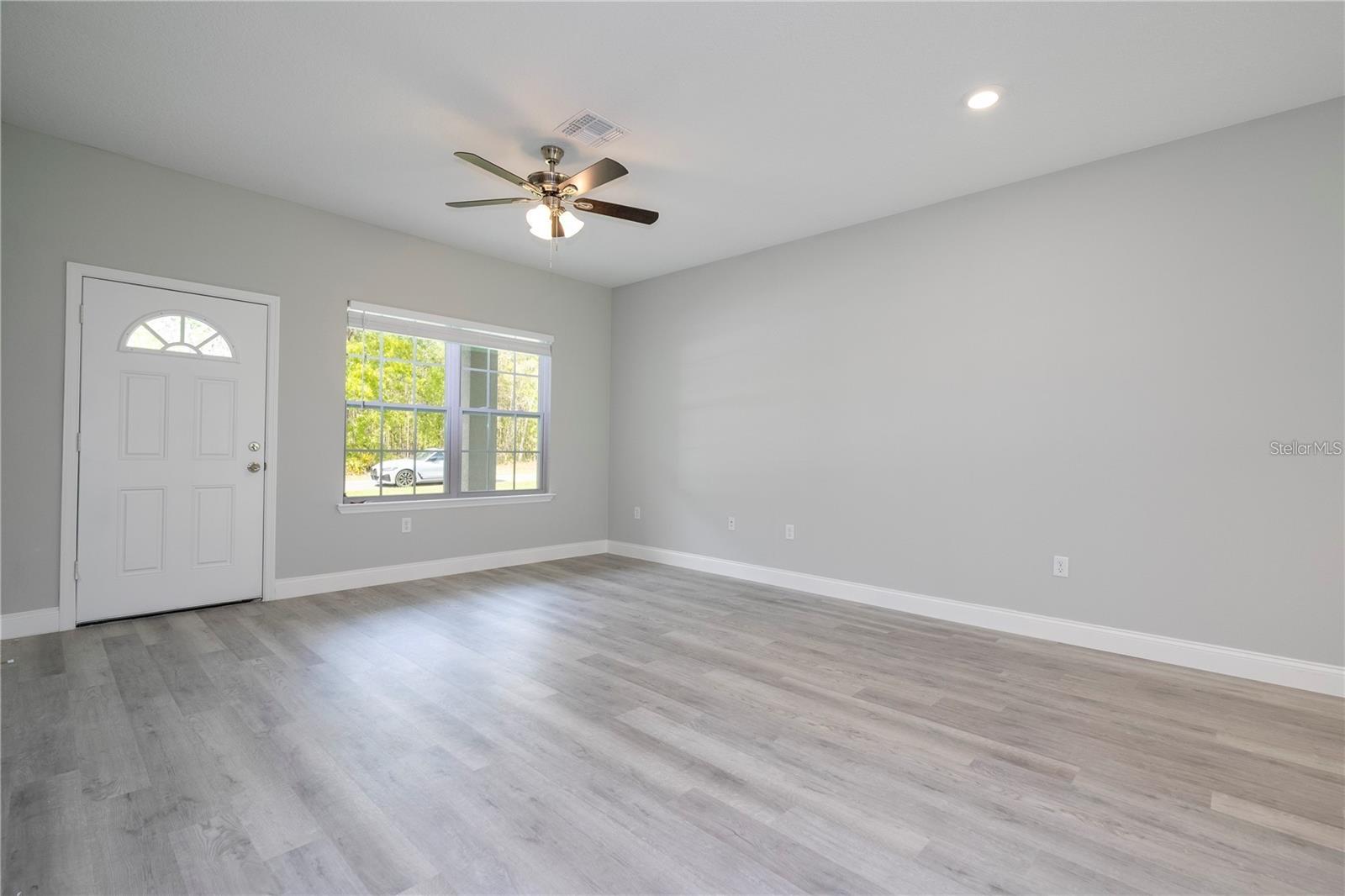 Listing photo id 2 for 7908 Galena Avenue