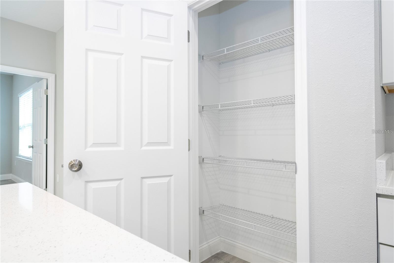 Listing photo id 5 for 7908 Galena Avenue