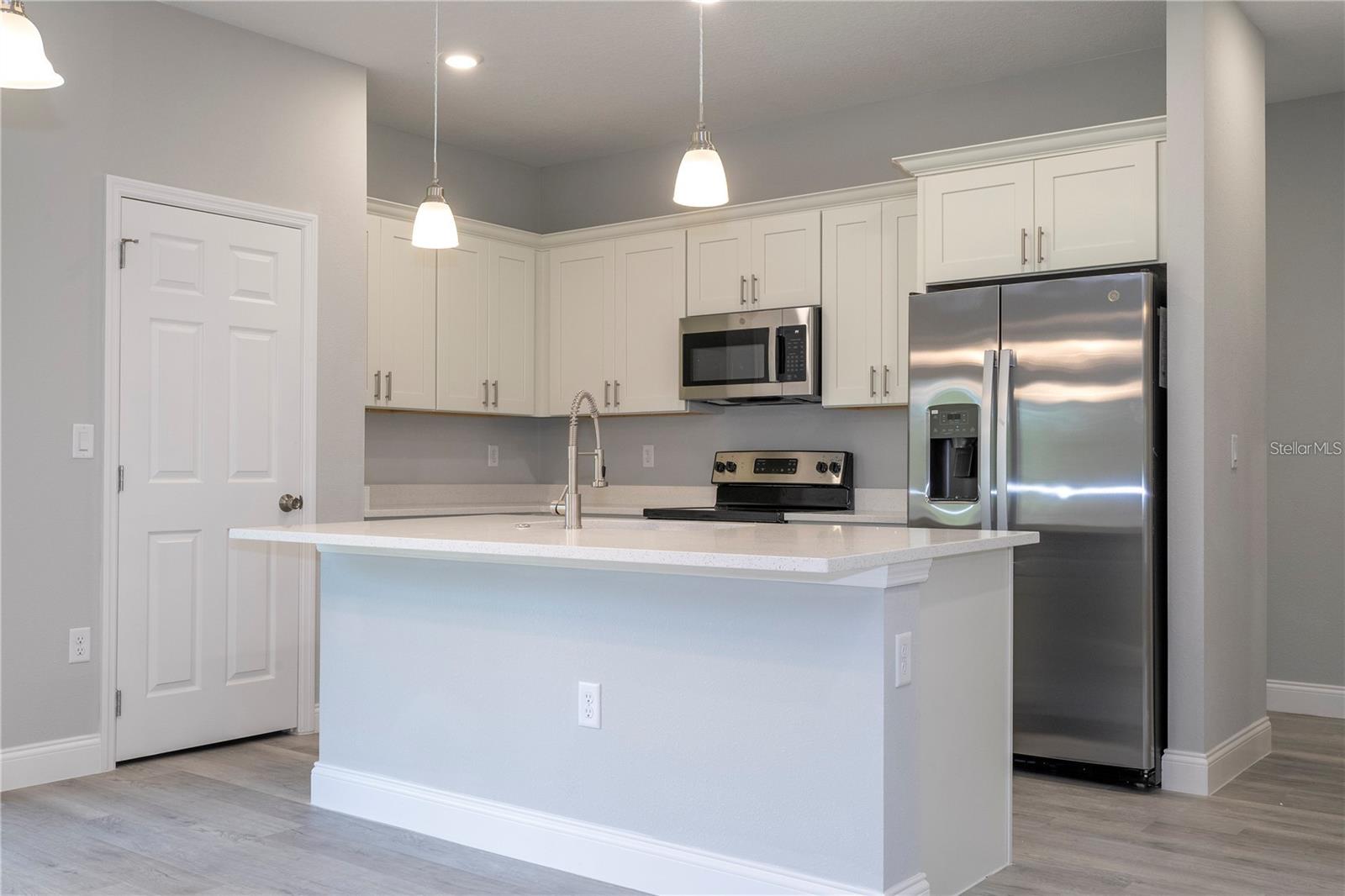 Listing photo id 6 for 7908 Galena Avenue